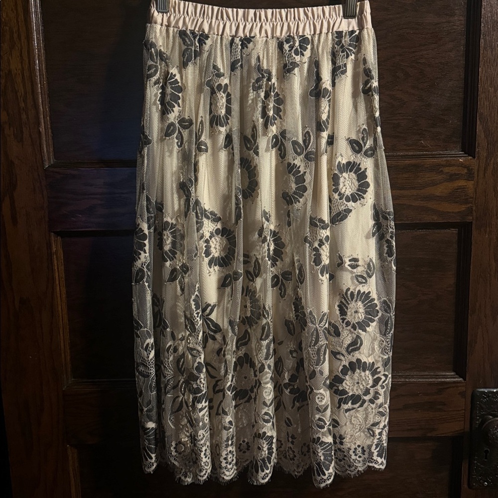 Ultra Pink Floral Lace Skirt - Cream and Black - Picture 3 of 6